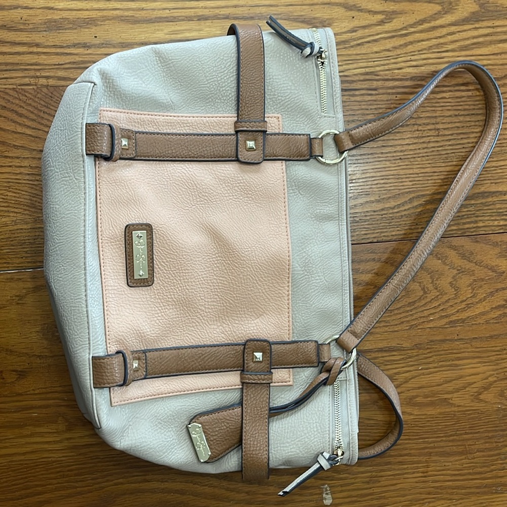 Jessica Simpson large hobo purse. Never been used!